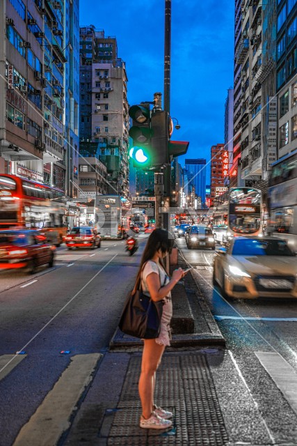 香港のビル群と交通（ネイザンロード）