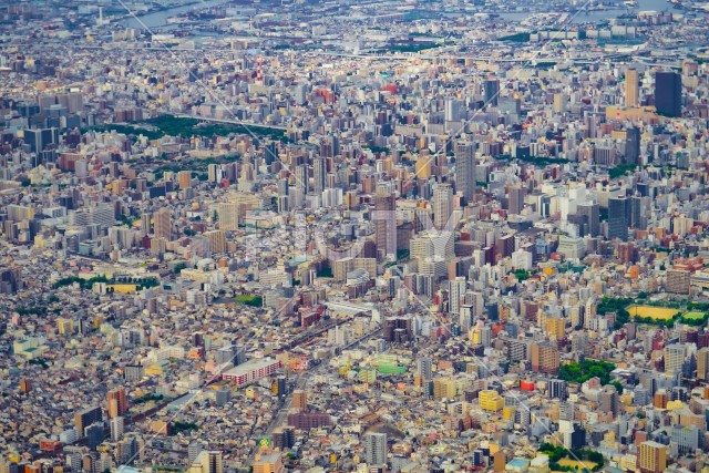 上空から見た大阪の町並み