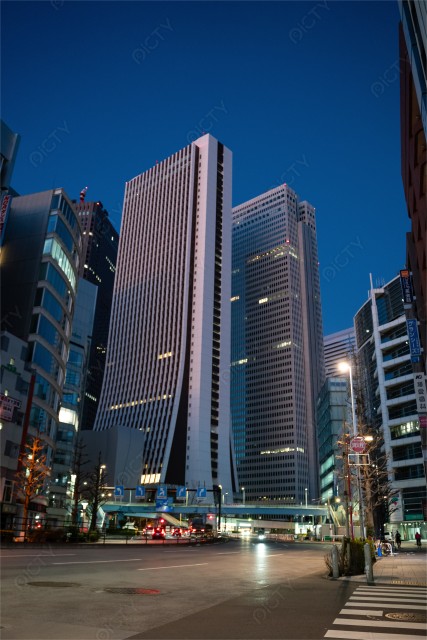 東京都心　新宿の高層ビル夜景