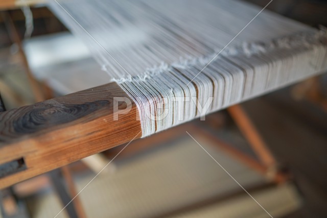 レトロな機織り機（昭和のイメージ）