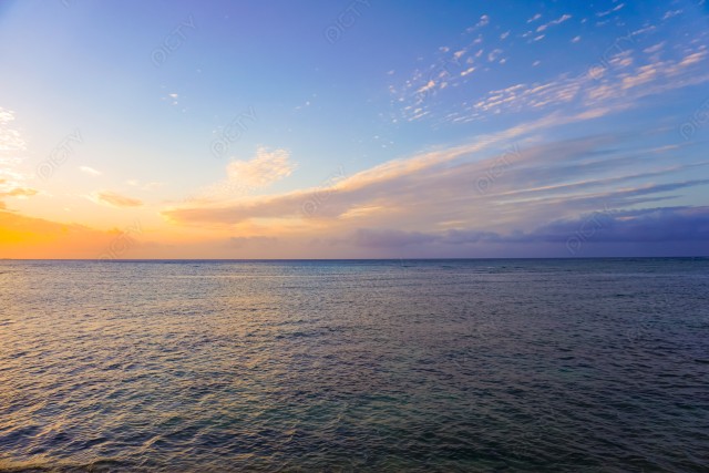 沖縄　夕日の海