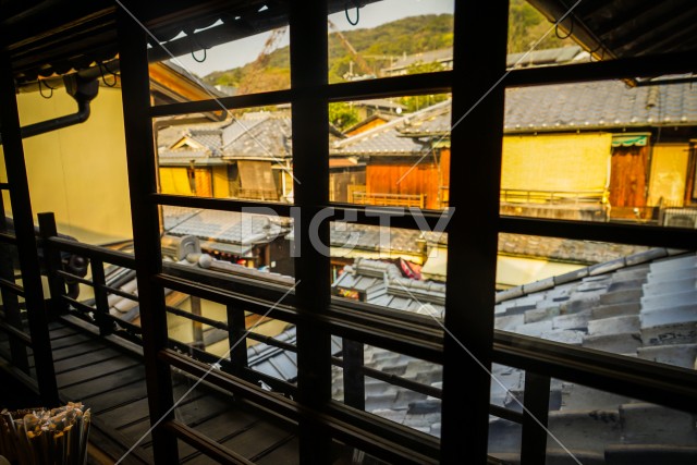 窓から見える京都の街並み