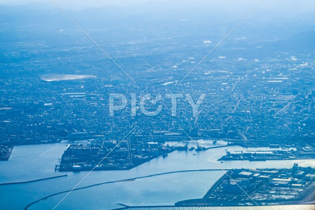 飛行機から見える大阪の街並み