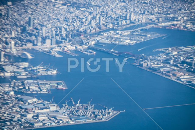 飛行機から見える神戸の街並み