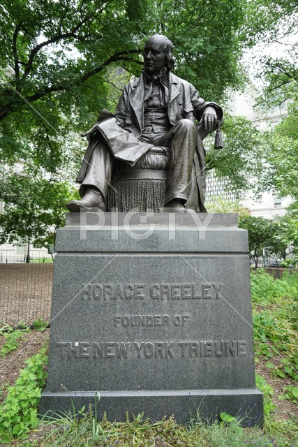 ニューヨーク・マンハッタンの銅像