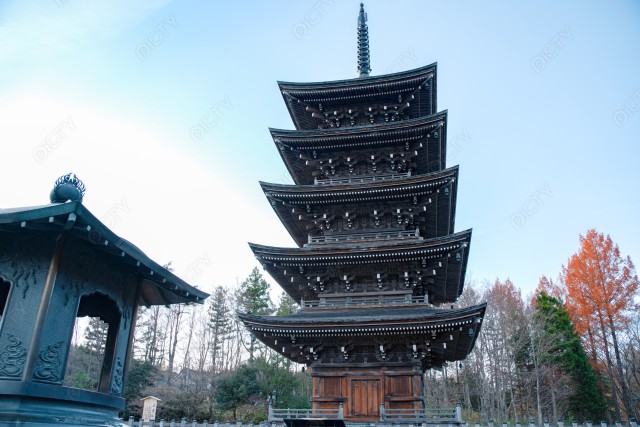 仙台市の定義如来西方寺にある秋の五重塔