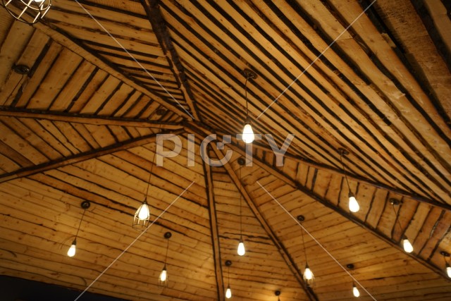 木造の屋根のイメージ