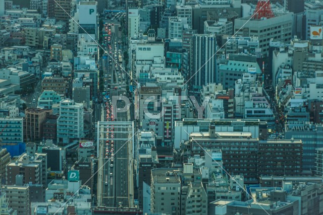 横浜ランドマークタワーから見える道路のイメージ