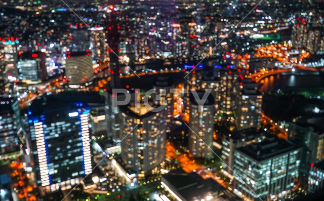 横浜ランドマークタワーから見える横浜の夜景（ボケ弱）