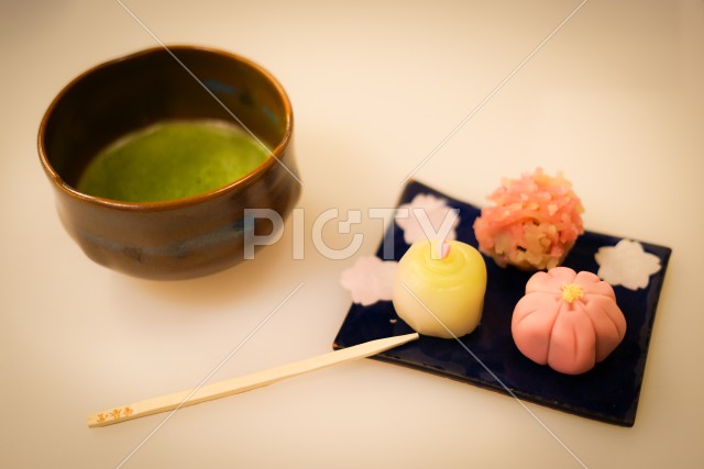 抹茶と和菓子のイメージ
