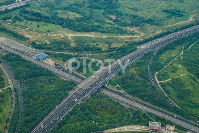 高速道路の立体交差（中国・成都）