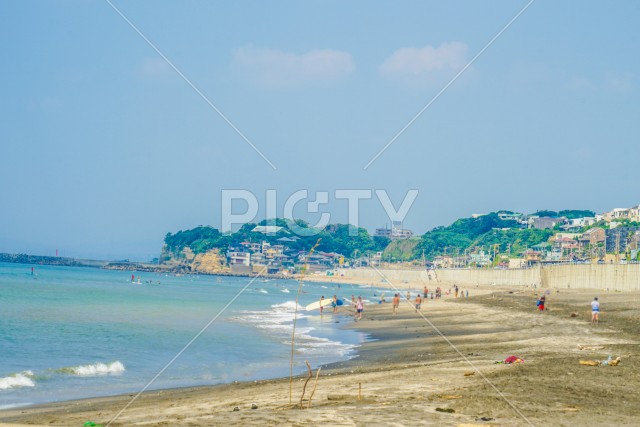 真夏の七里ヶ浜海岸（早朝）