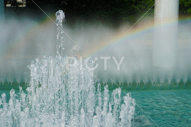 噴水と虹（和田倉噴水公園）