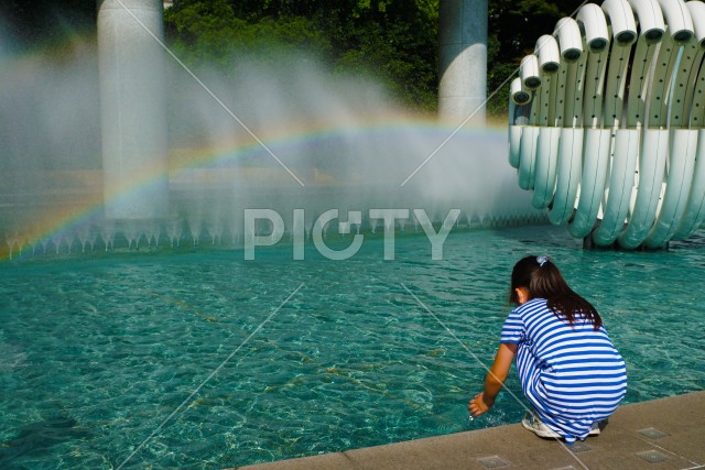 噴水と虹（和田倉噴水公園）