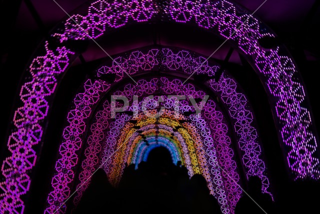 光のトンネルのイメージ