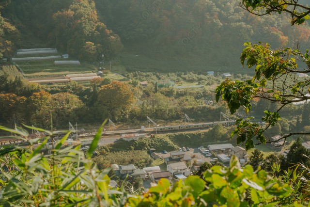 山形県山寺　宝珠山からの眺望と電車