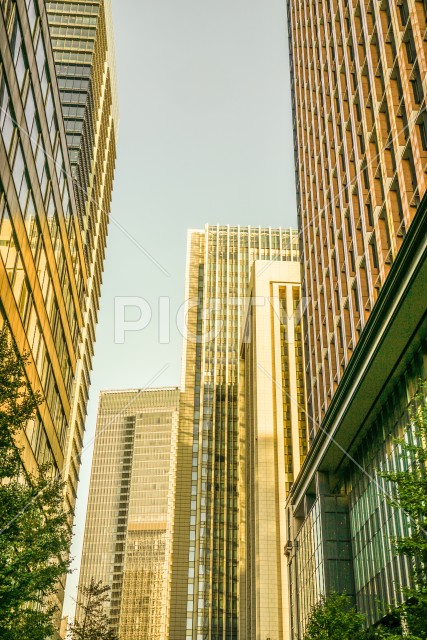 東京丸の内のビジネス街・オフィスビルのイメージ