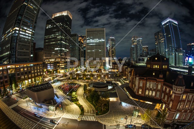 KITTEから見える東京駅とビジネス街