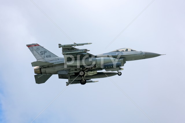 F-16 ファイティングファルコン