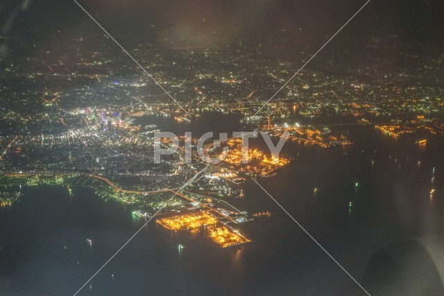 飛行機から見える横浜の夜景