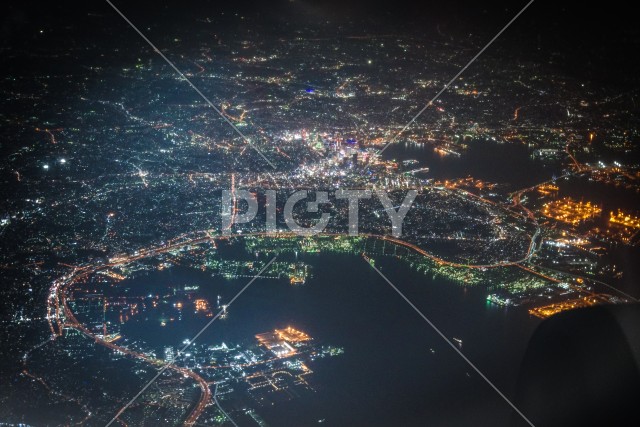 飛行機から見える横浜の夜景