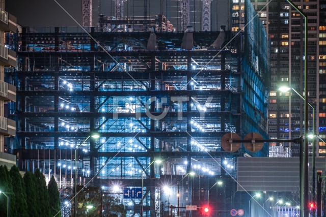 横浜・みなとみらいの高層ビル建設現場
