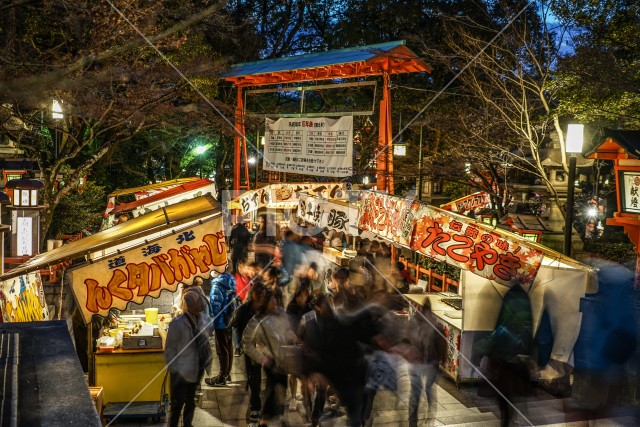 京都・八坂神社の出店のイメージ