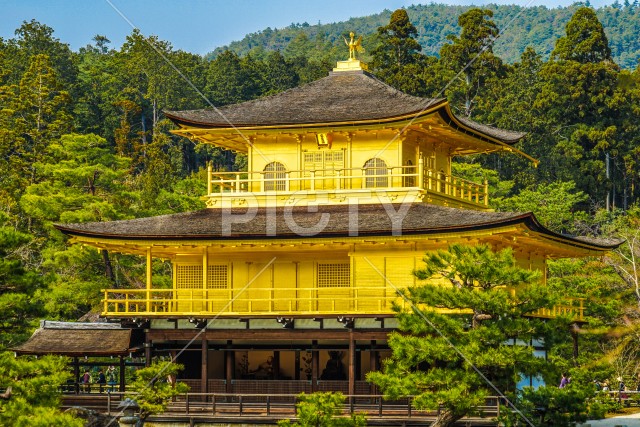 京都・金閣寺のイメージ