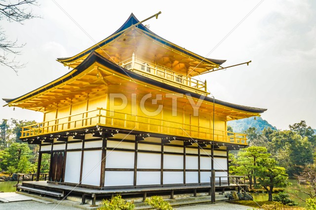 京都・金閣寺のイメージ