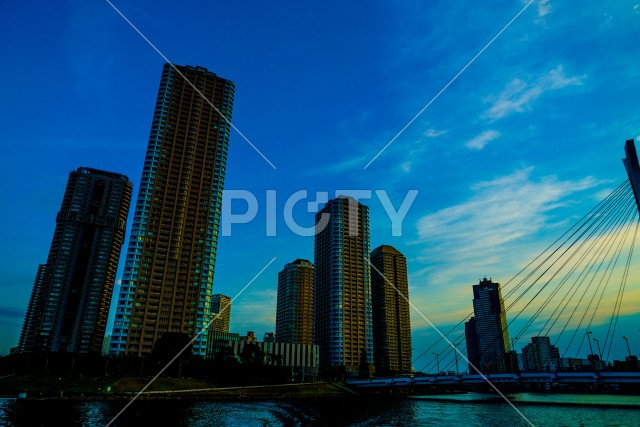 東京都中央区の街並みと夕景