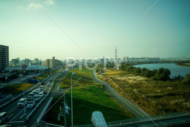 荒川と東京の街並み