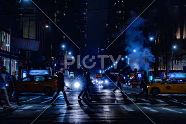 ニューヨークの街の夜景