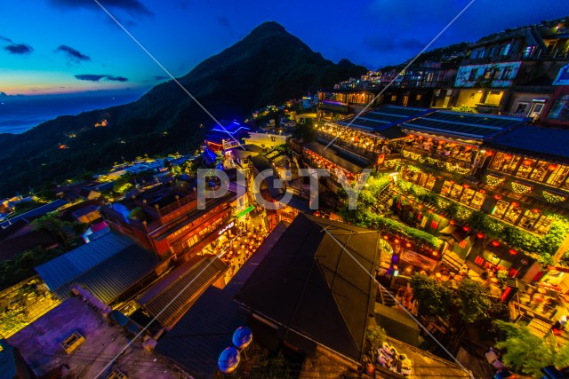 九份と基隆山の夜景