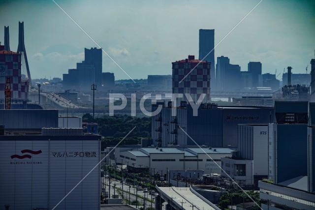 京浜工業地帯のプラント群