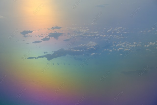 宮古島沖の虹色の海
