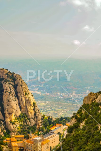 モンセラットの奇岩山（バルセロナ）