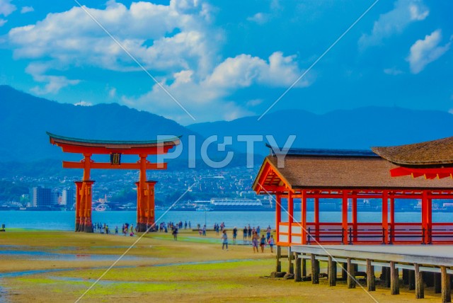 宮島・厳島神社の鳥居