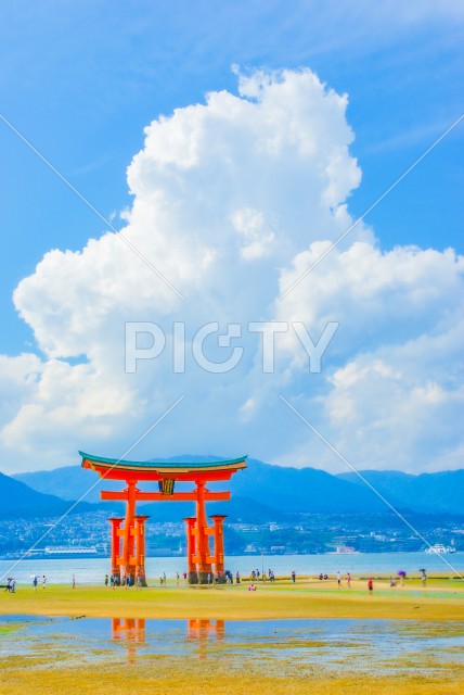 宮島・厳島神社の鳥居