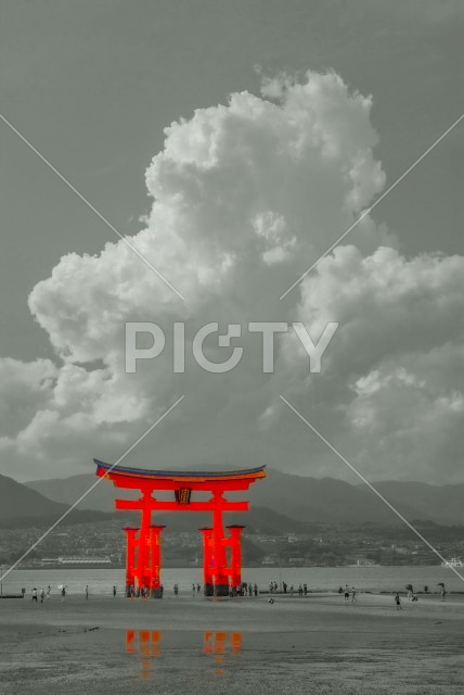 宮島・厳島神社の鳥居