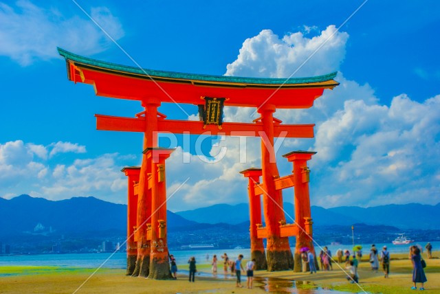 宮島・厳島神社の鳥居