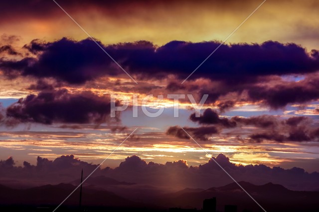 夕焼けの雲と空