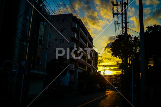 横浜市大口の街並みと夕景