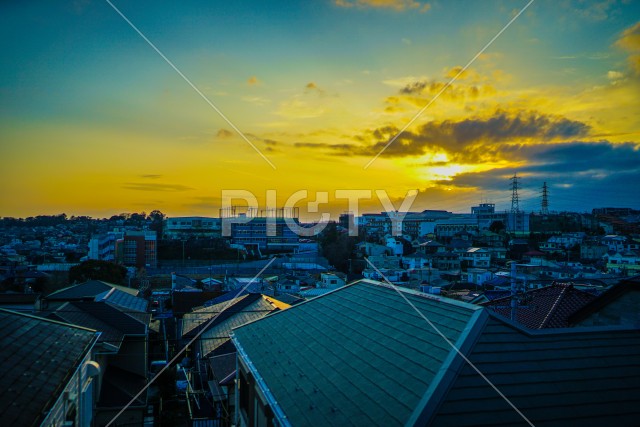 横浜市大口の街並みと夕景