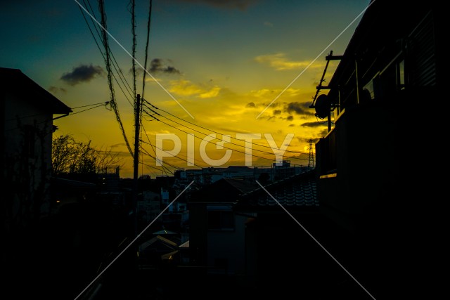 横浜市大口の街並みと夕景