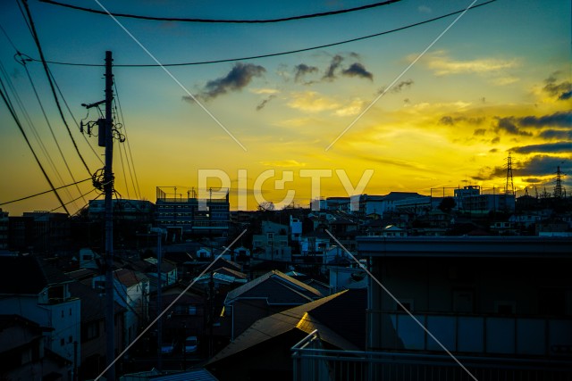 横浜市大口の街並みと夕景