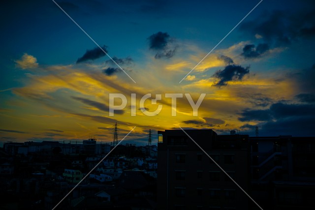 横浜市大口の街並みと夕景