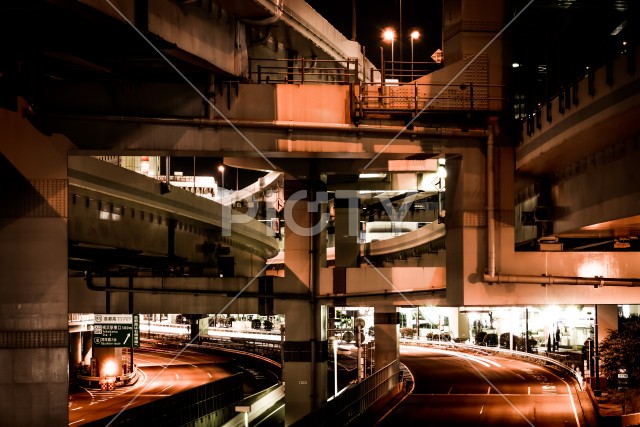 高速道路の高架線