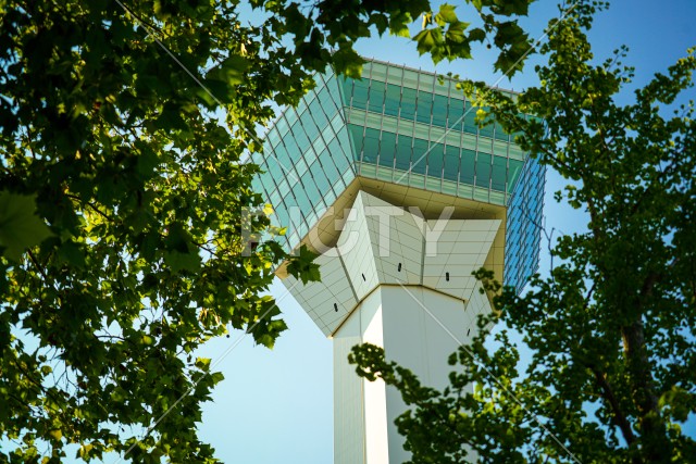 五稜郭タワーと青空