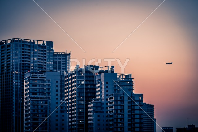 田町（港区）のビル群と夕景
