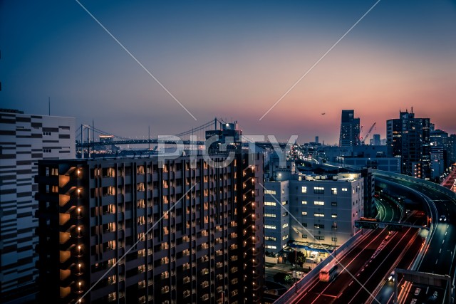 田町（港区）のビル群と夕景
